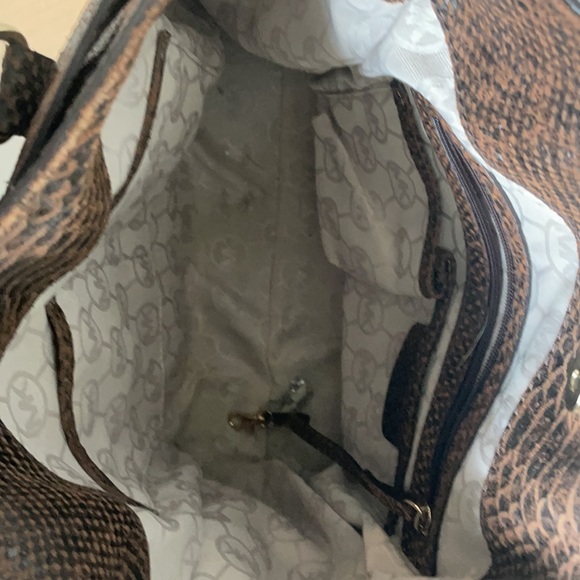 Michael Kors Large Handbag - Picture 4 of 6